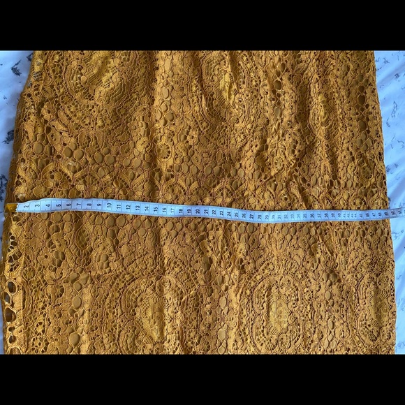 square neck midi pencil dress In lace - Picture 8 of 10